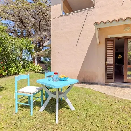 Beachfront -private Garden And Tavolara Views Apartment