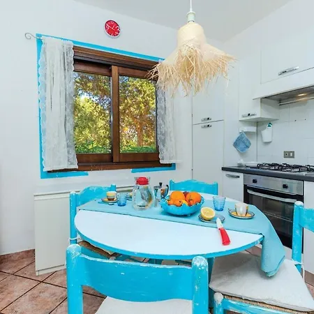 Apartment Beachfront -private Garden And Tavolara Views